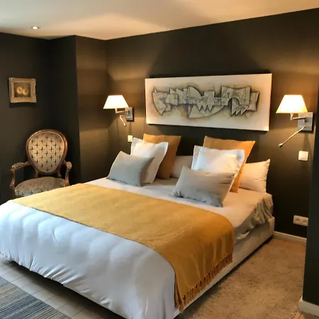 La Maison Blanche De Martue Bed & Breakfast *