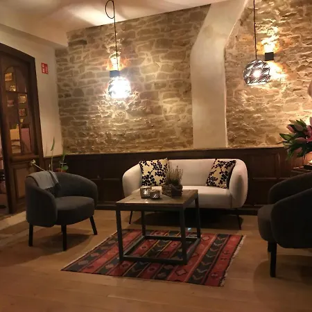 La Maison Blanche De Martué 3*